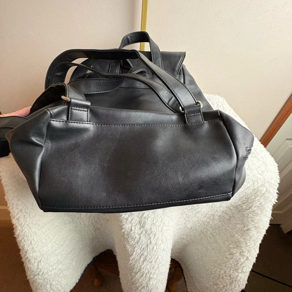 Nine West Black Faux Leather Backpack Women's Adjustable Drawstring Flap Bag